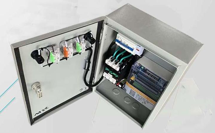 除塵PLC控制柜內部